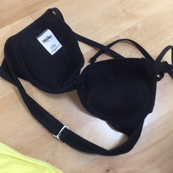 Black and Yellow bikini - Picture 4 of 4